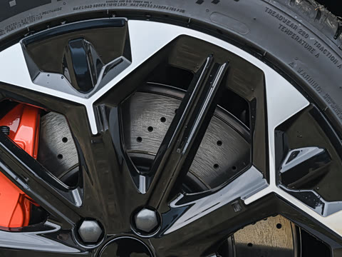 2025�� �����������Ǽݰ� 100kWh