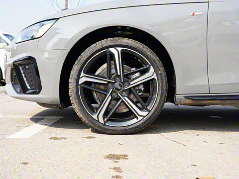 2025�� 200���������� 40 TFSI ����������