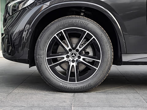 2025�� �Ŀ� GLC 260 L 4MATIC ������