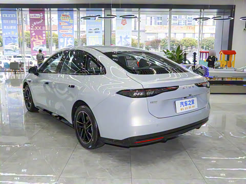 2025�� 650 ������