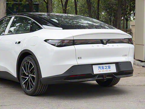 2025�� 560MAX 185kW