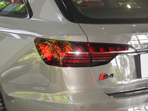 2025�� S4 Avant 3.0TFSI