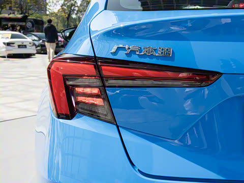 2025�� 2.0L e:HEV �񡤿Ƽ���