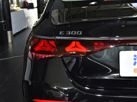 2025�� E 300 �������˶���