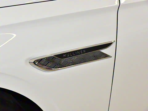 2026�� 4.0T V8 Mulliner