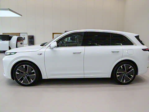 2025�� Ultra ���ܻ��°�