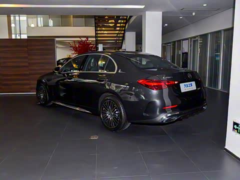 2025�� �Ŀ� C 260 L �˶���