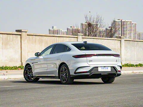 2025�� EV �Ǽݰ� 605KM������