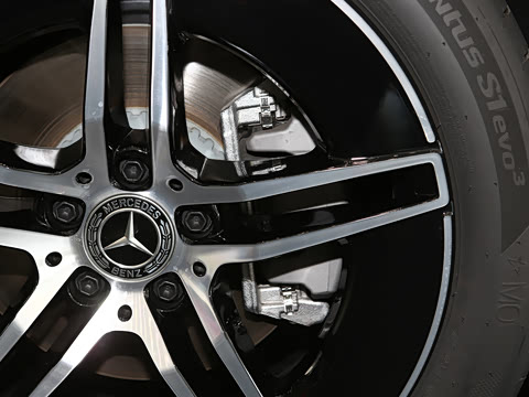 2025�� E 260 �˶���