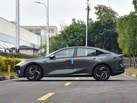 2025�� 530UltraǬ���Ǽ�ADS SE�����