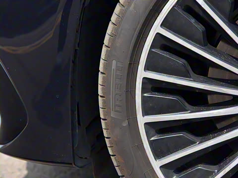 2024�� E 300 L ����˶���