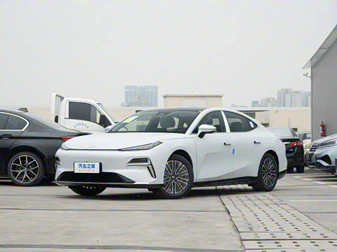 2025�� 130km EM-i ������