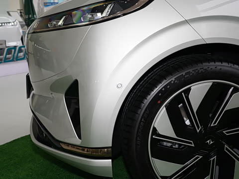 2025�� 210Ultra���Ȱ� 5��