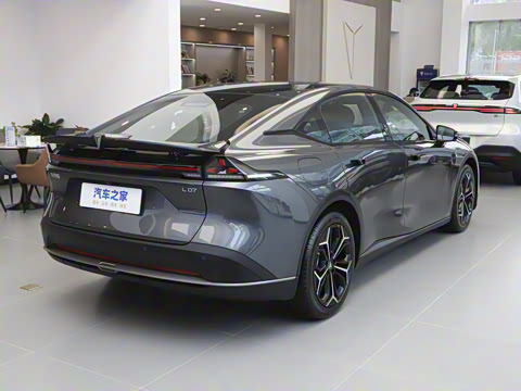 2025�� 300Ultra  �����Ǽ�AD PRO���̰�