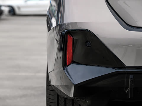 2024�� xDrive M60