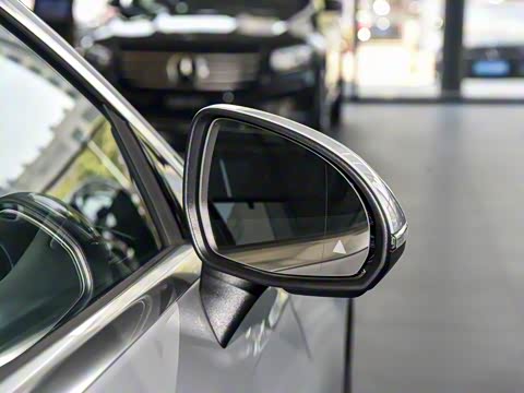 2025�� CLE 300 4MATIC �����ͽ��ܳ�