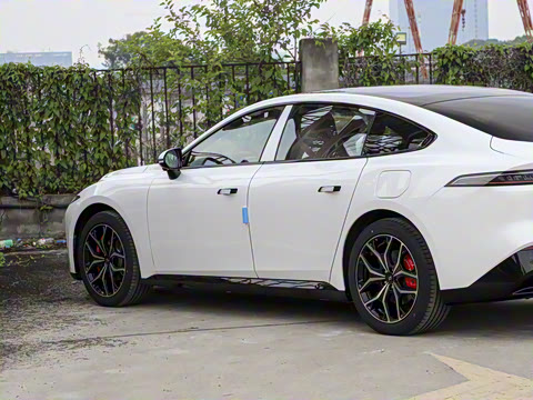 2025�� ���� 650ProѲ����