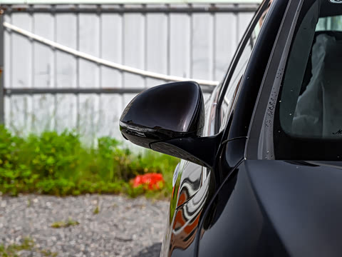 2025�� �Ŀ� E 260 L �˶���