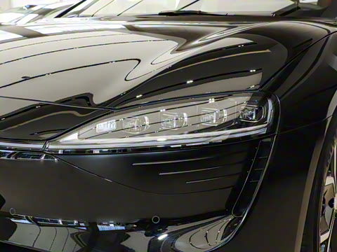 2025�� 705km Max