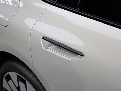 2025�� e-tron �����