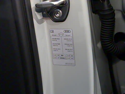 2025�� e-tron �����