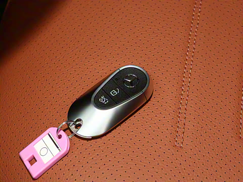 2024�� GLC 260 L 4MATIC ������ 5��