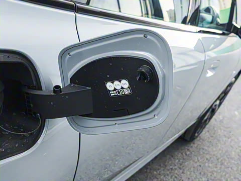 2025�� 225L M�˶���ҹ��װ