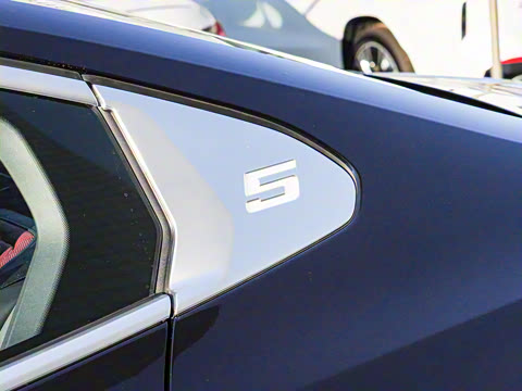 2025�� 530Li ������ M�˶���װ