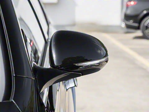 2025�� S 400 L ������