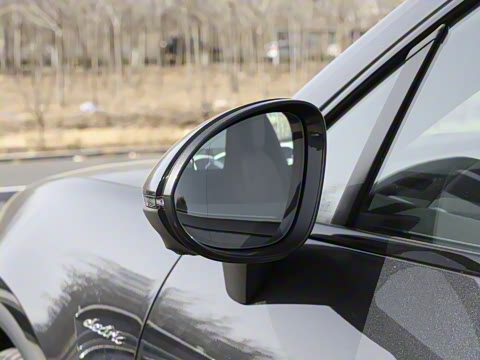 2024�� Macan ��������