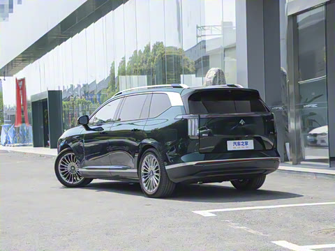 2025�� 700 Ultra�������������״��