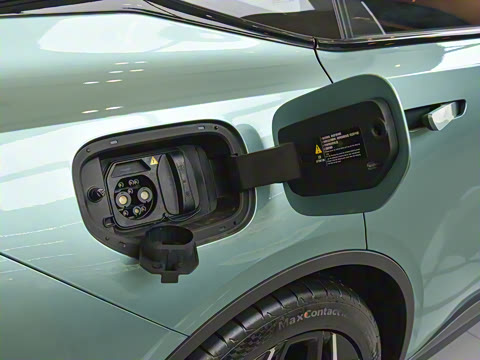 2025�� 300UltraǬ���Ǽ�ADS SE���̰�