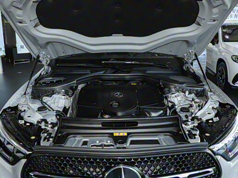 2025�� GLC 260 4MATIC ����SUV