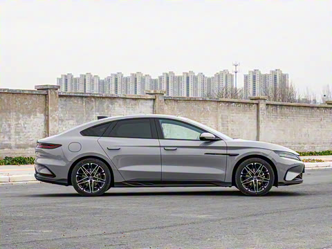 2025�� EV �Ǽݰ� 605KM������