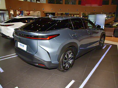 2023�� 300e ������ ���а�