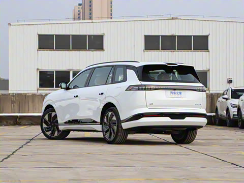 2025�� 210Ultra���Ȱ� 5��