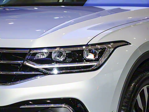 2024�� ���ڿ� 330TSI �Զ�����R-Line��ҫ��