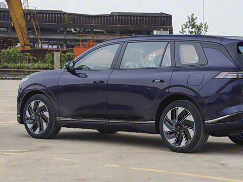 2025�� 210Ultra���Ȱ� 6��