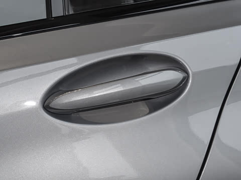 2025�� 330Li ������ M�˶���ҹ��װ