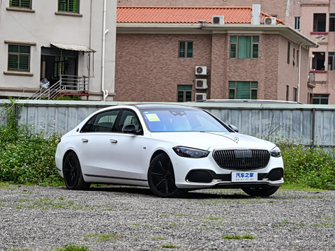 2025�� �Ŀ� S 680 4MATIC ��ҹ��