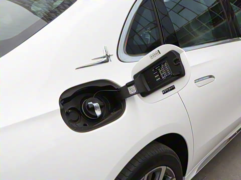 2025�� �Ŀ� E 300 L ʱ����