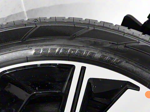 2025�� 688MAX 175kW