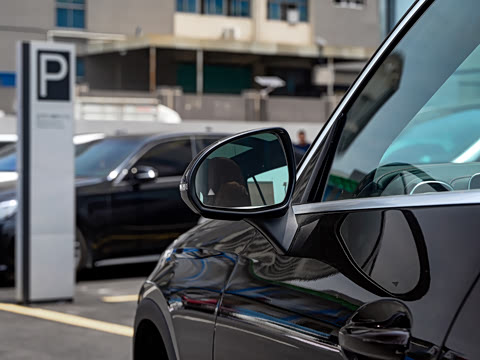 2024�� GLC 260 L 4MATIC ������ 5��