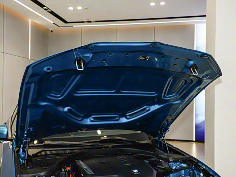 2025�� 325Li M�˶���װ