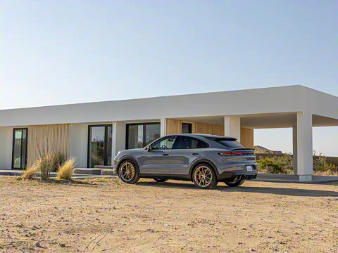 2025�� Cayenne Coup�� Turbo GT 4.0T