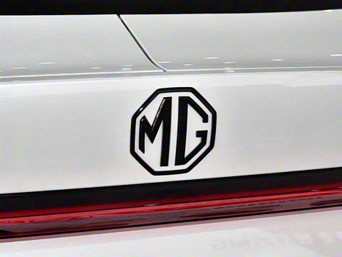 2025�� 2.0T Trophy+ �����˶���