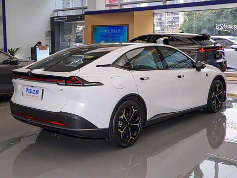 2025�� 300Ultra  �����Ǽ�AD PRO���̰�