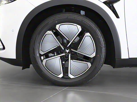 2025�� 735MAX 160kW