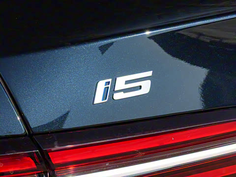 2025�� eDrive 35L M�˶���װ