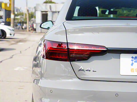 2025�� 200���������� 40 TFSI ����������